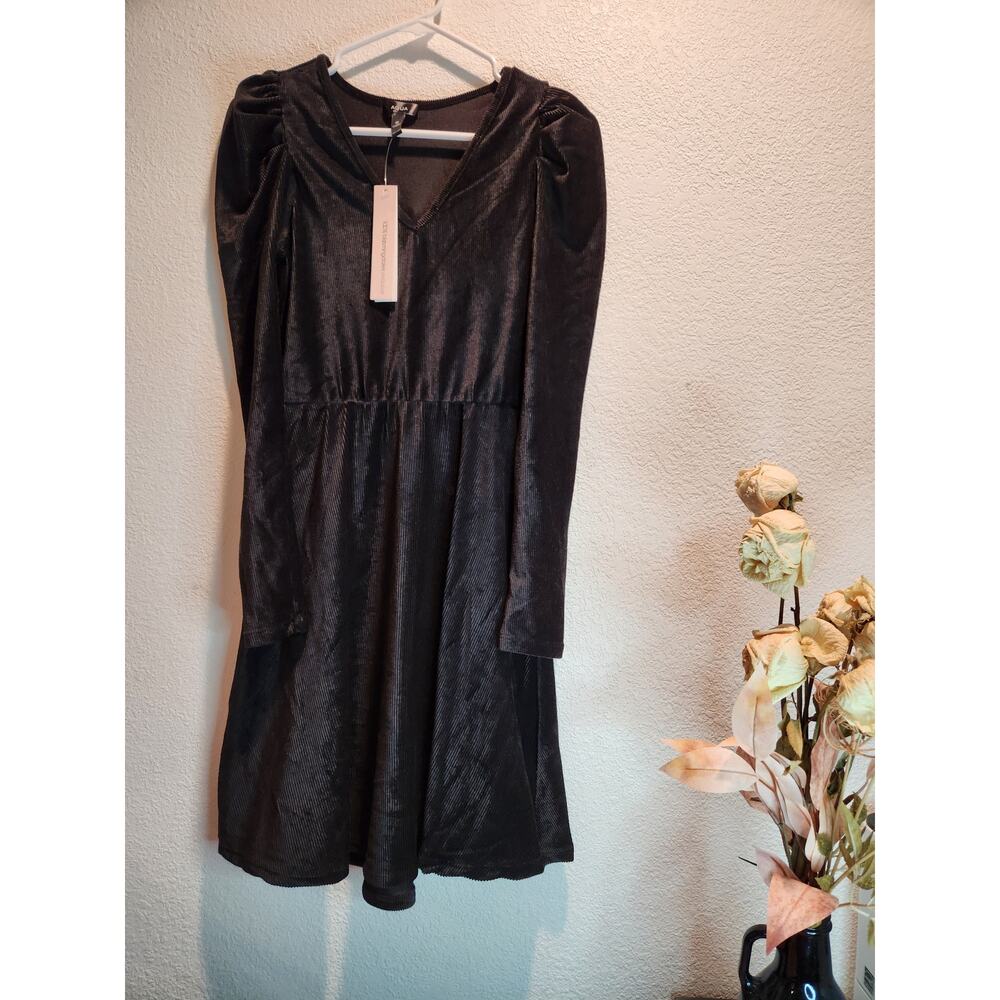 Aqua‎ XS Black Velvet Textured Puff Sleeve Dress NWT Long Sleeve Fit & Flare